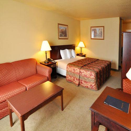 Econo Lodge Inn & Suites Greenbrier Quarto foto