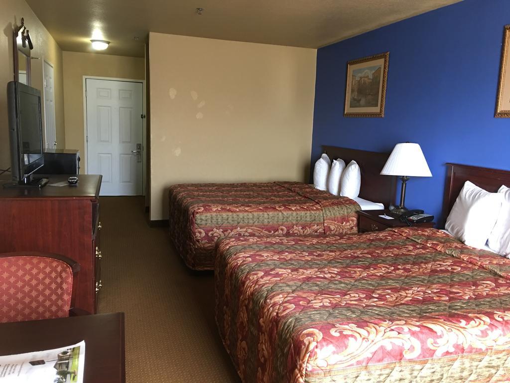 Econo Lodge Inn & Suites Greenbrier Exterior foto