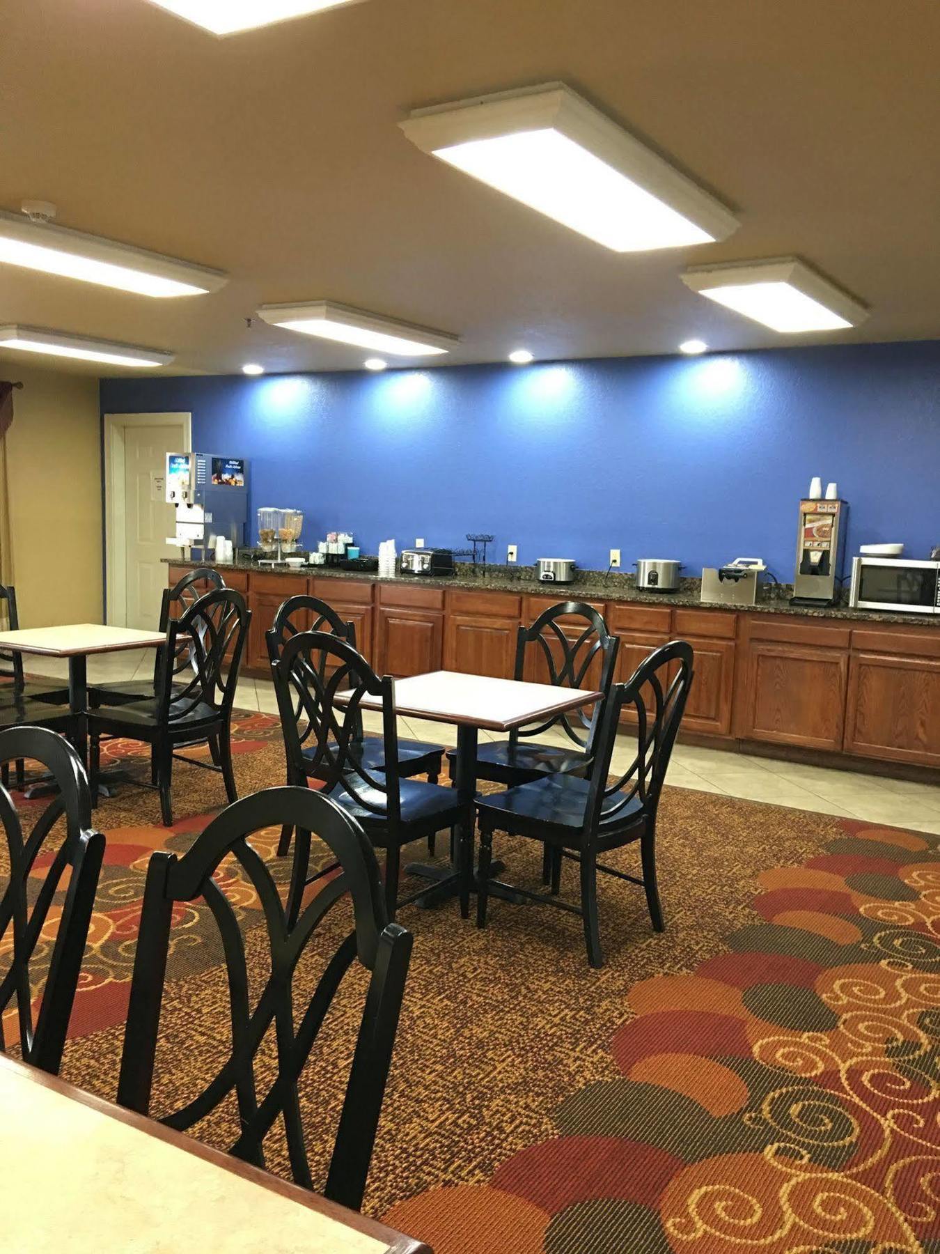Econo Lodge Inn & Suites Greenbrier Exterior foto