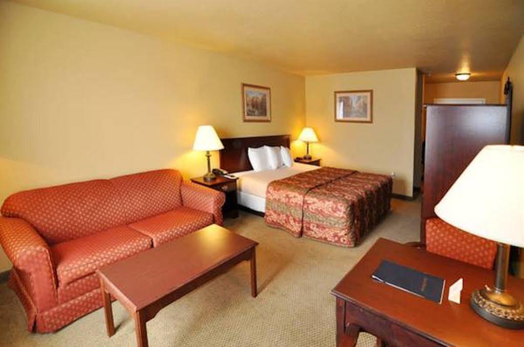 Econo Lodge Inn & Suites Greenbrier Exterior foto